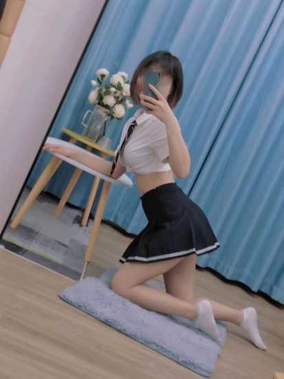 龙华身材巨好97E杯大胸馨馨